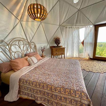 Golden Domes Hotel Cootharaba Luaran gambar